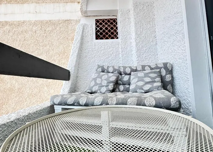 Modern & Bright Sea View شقة