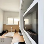 Modern & Bright Sea View דירה *