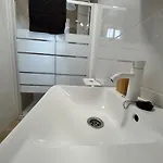 Modern & Bright Sea View דירה