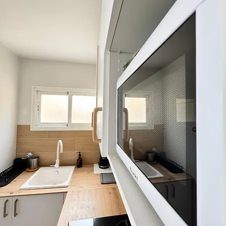Modern & Bright Sea View Διαμέρισμα *