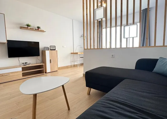 Modern & Bright Sea View *