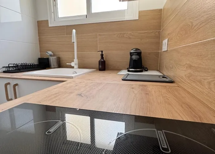 Modern & Bright Sea View